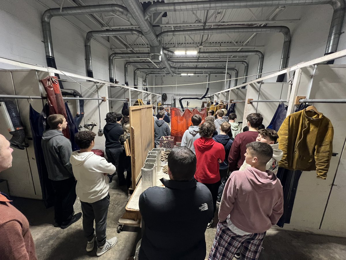 Thank you to Eric MacLeod, Training Coordinator, at North Atlantic States Regional Council of Carpenters. #Architecture and #Trades classes toured the union training facility.
#unionjobs #apprenticeship #carpentersunion @NASRCC_UBC @WIHSLions #WIproud