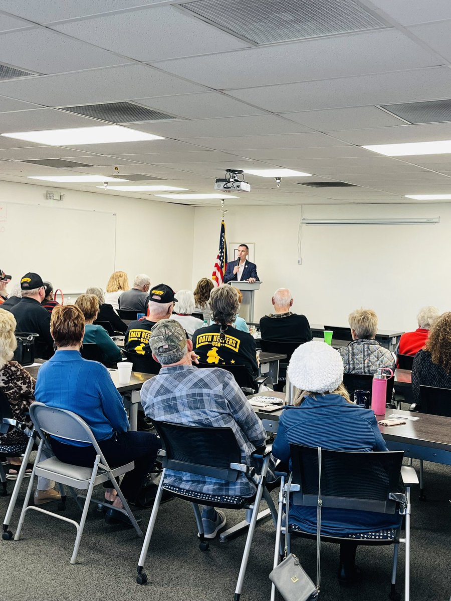 RealLeslieWhite's tweet image. Another packed crowd in S #Arizona to hear FBI Whistleblower @RealStevefriend talk about the #woke and #weaponized #FBI @amrenewcitizen @amrenewctr