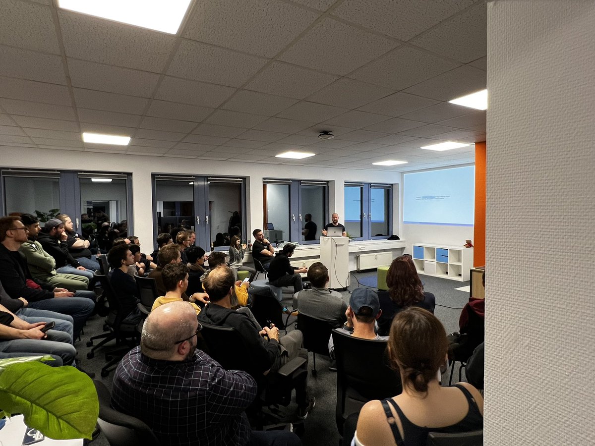 Backups and restores? @benjamincremer is giving a really great talk about it.
Thanks to Breuniner and <a href="/tobiasgies/">Tobias Gies</a> for hosting the november meetup edition 🚀