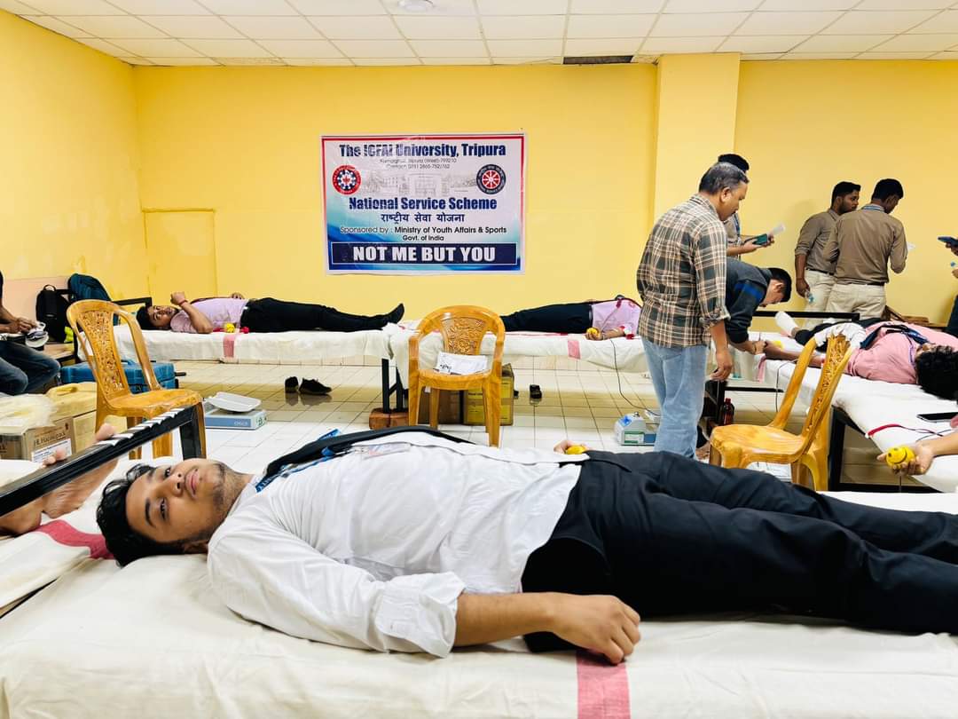 nss_tripura's tweet photo. Blood Donation Festival organized by ICFAI University Tripura NSS Unit in collaboration with HDFC Bank on 28-11-2023 at ICFAI Campus. 127 units of Blood donated by NSS volunteers, Students and Faculty Members of this University. @nss_rdguwahati 
@_NSSIndia @yas https://t.co/tLZ9nXDeCP