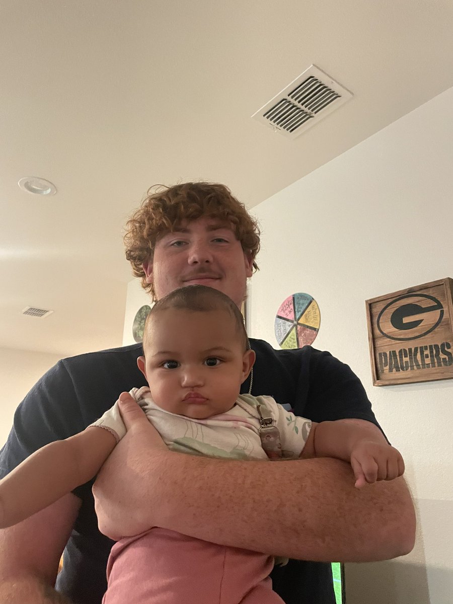 Hang out with the niece a little, she got that mean mug like uncle down!