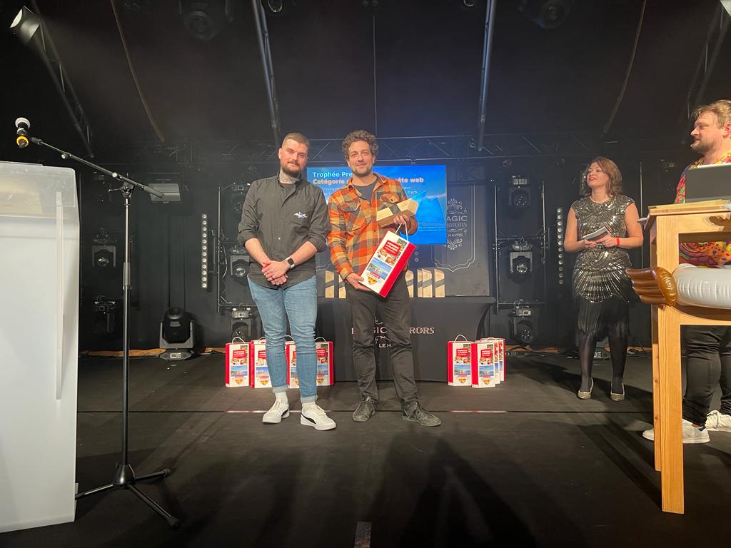 <a href="/LeHavreMetro/">Le Havre Seine Métropole</a> <a href="/f_delafosse/">fabienne</a> <a href="/CANSeine/">Crédit Agricole Normandie-Seine</a> <a href="/pastilleprod/">Pastille Prod</a> <a href="/LH_LeHavre/">Le Havre</a> <a href="/Nautile_Prod/">Nautile Production</a> <a href="/NEOMAbs/">NEOMA Business School</a> @NormAeroEspace <a href="/raphtual/">Raphaël Tual</a> <a href="/CarreMarylene/">Marylène Carre</a> <a href="/adrien_filoche/">Adrien Filoche</a> <a href="/ChilietCarnets/">Anthony Quindroit</a> <a href="/quentin_ds_2/">Quentin Dos Santos</a> Le lauréat du trophée de la “Presse Web” est : <a href="/raphtual/">Raphaël Tual</a> avec “Pédocriminalité : sur le dark web "la réalité de l’horreur dépasse l’imaginaire". Ce trophée est sponsorisé par <a href="/AktuaProd/">Aktua Prod</a>.