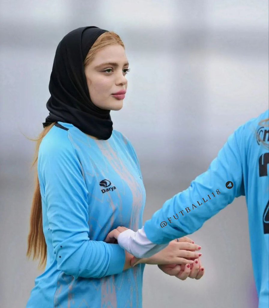 پــــــــوری tweet media