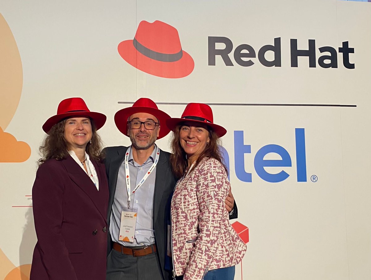 AtosES's tweet photo. ¡Felices de participar hoy en el #RedHatPartnerDay, convencidos de que junto a socios estratégicos como @RedHat, seguiremos ofreciendo innovación e impulsando el éxito de nuestros clientes! 🙌
@AliciaAtos, Jose Francisco Cubells, Virginia Miguez
#AdvancingWhatMatters https://t.co/2NJVqCJPuZ