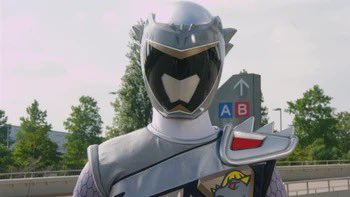 MegaBlackSnake's tweet photo. legendary ranger mode Dino charge 
Dino Charge Graphite Ranger https://t.co/JvaQCfLZ6j