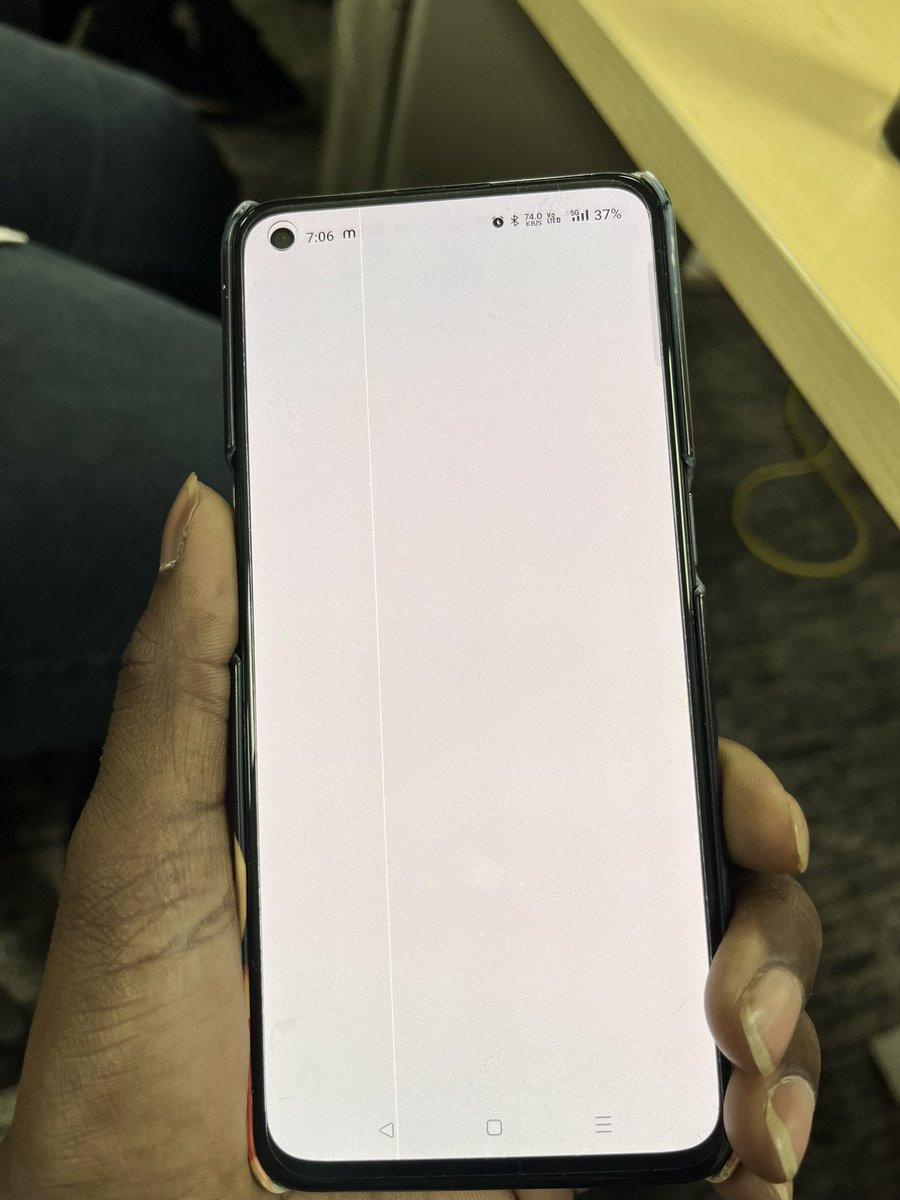 arunmahe's tweet image. This is by far the worst experience you can give back to your customers @OnePlus_Support @oneplus
Recently updated the device via OTA, and unfortunately, I’ve encountered a significant display issue thereafter. The display lines have become prominent #oneplusdisplay #scam