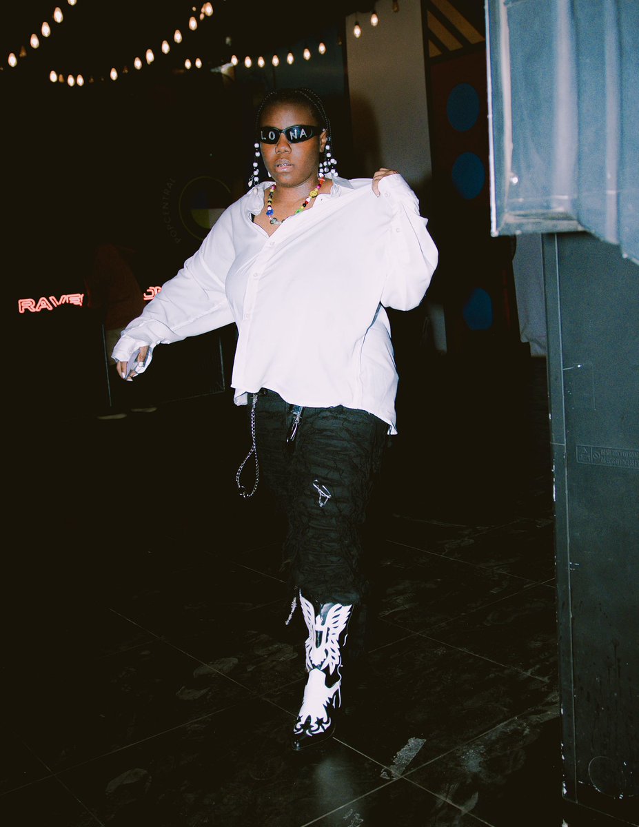 TeniEntertainer's tweet photo. ONE STEP NA ONE BILLION !!! https://t.co/FMnKDrMiH0 https://t.co/p5d6uEyHW3