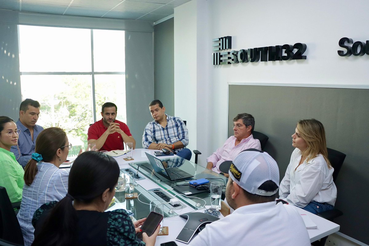 ErasmoZB's tweet photo. Hoy iniciamos nuestra agenda en reunión con Ricardo Gaviria, presidente de Cerro Matoso, con quien coincidimos en la importancia de trabajar articuladamente para lograr el desarrollo sostenible de nuestro departamento. 

Con el sector minero energético de Córdoba, a través del mecanismo de obras por impuestos, sacaremos iniciativas que sigan transformando nuestro territorio.

@CerroMatosoSA