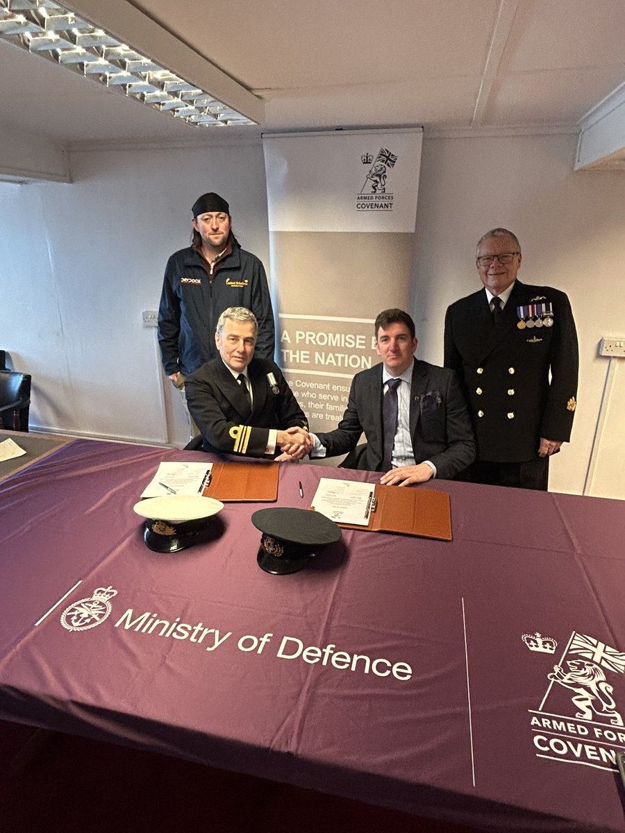 Penzance Docks signed the AFC today, especially pleased as Jamie Murphy the CEO was working with me at the Royal Cornwall Show in 2019, it shows there is no stopping a determined Veteran once leaving the service. @WRFCA @BrigJkFraserRM @RoyalNavy