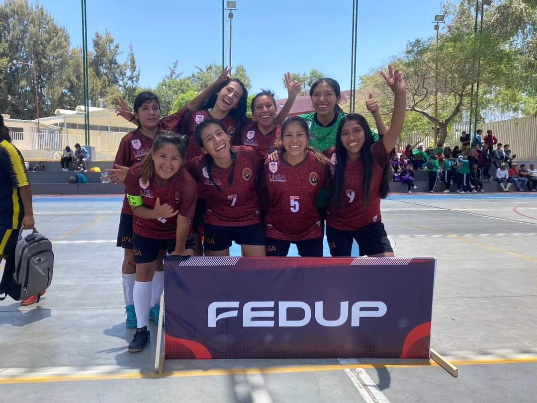 perufedup's tweet photo. ¡LA UNSA SUMÓ LOS PUNTOS! 👊🤎🏆
La #UNSA ganó 4-2 a la #UTEA de Cusco por la segunda fecha del Futsal Damas de los FEDUP Juegos Universitarios Regionales Sur Arequipa 2023. 🔝
📷 @nadyadavila
Somos FEDUP, somos Deporte Universitario 💙❤️ https://t.co/KPnXmngH6W
