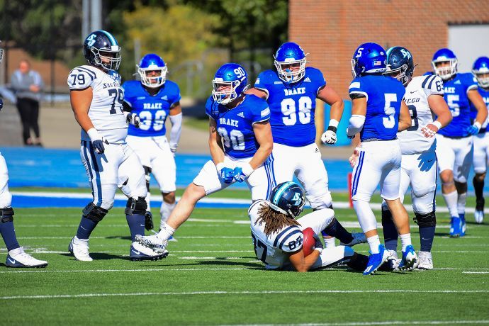 𝟮𝟬𝟮𝟯 𝗔𝗹𝗹-𝗣𝗙𝗟 𝗧𝗲𝗮𝗺𝘀
<a href="/DrakeBulldogsFB/">Drake Football</a> defensive lineman Finn Claypool earns unanimous First Team All-PFL honors, highlighting 66 student-athletes named to the 31st edition of the All-PFL Teams.

💻 bit.ly/23AllPFLTeams
📄 bit.ly/3sJmEnW