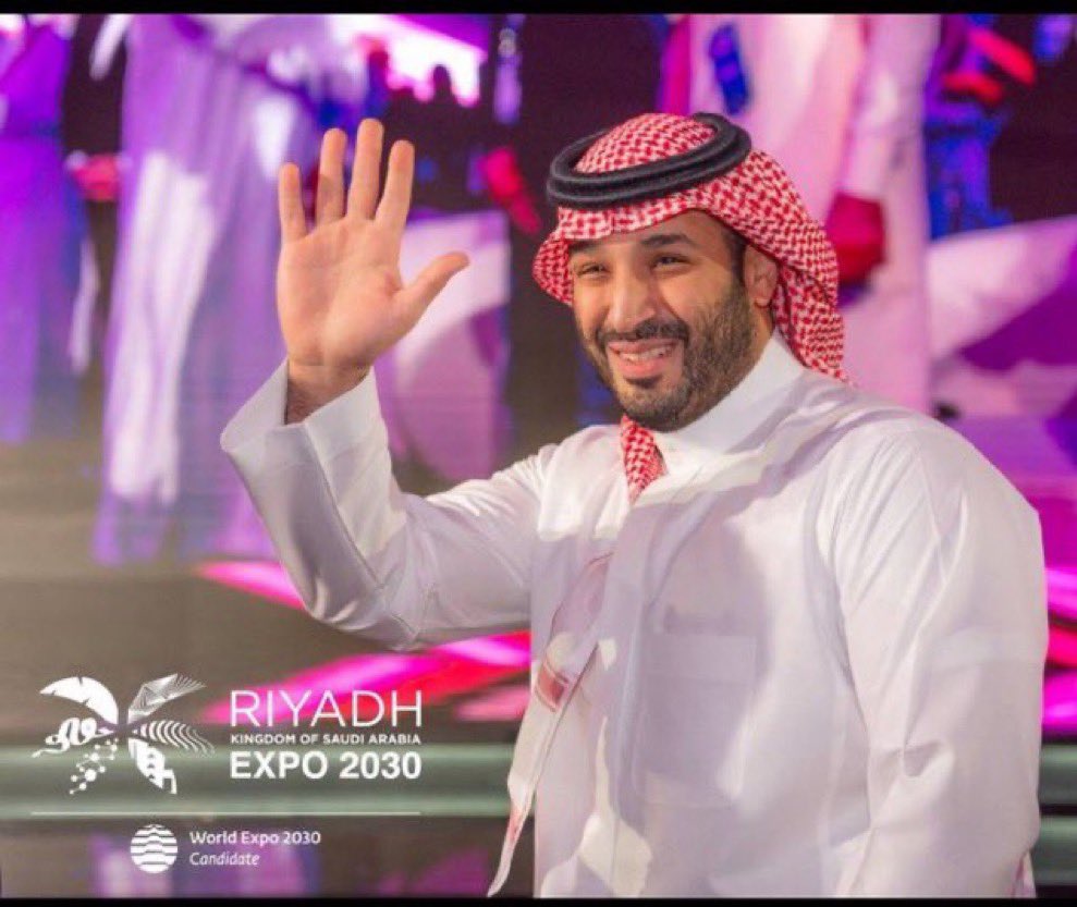 مارقى متن السماء شعبٍ سوانا
ولا لمع بين النجوم إلا وطّنا