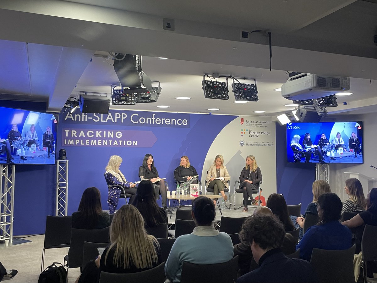 We are pleased to have all 5 panelists in person this evening: @HelenaKennedyKC, @OhNinaC, @suigenerisjen, @ZeldaZeldaluna, @RosamundUrwin You can still ask our panelist questions live, join the link below and use the Q&A function⤵️ us02web.zoom.us/j/83332643296