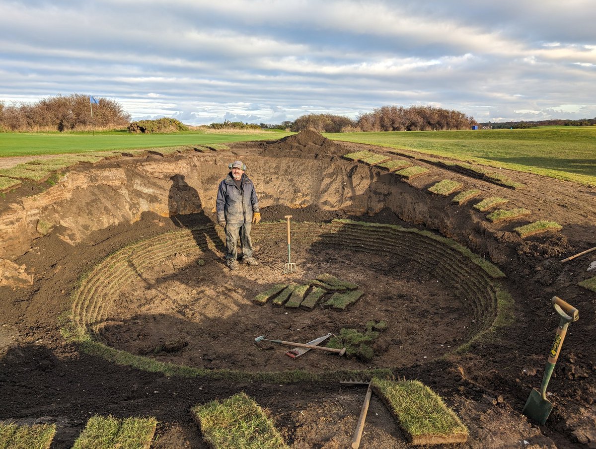 PHay01's tweet photo. #Bunkers are coming along nicely on the 12th, it would be great to get a couple of dry weeks so we can get the area #turfed. 🙏@craigielaw @BIGGALtd @goeastlothian https://t.co/JLuzH20Xzx