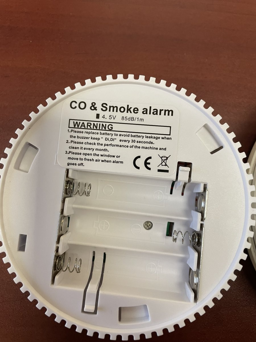 NapaneeFire's tweet image. Can you tell the difference? When replacing smoke and carbon monoxide alarms, please use only those that have a ULC marking. If you aren't sure, please use canada.ca/en/health-cana… to see what the markings look like.