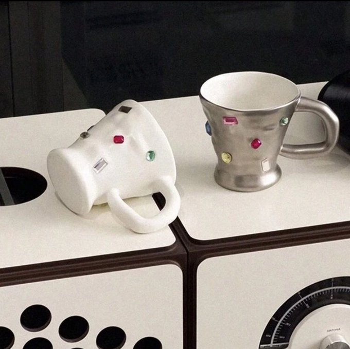 なんか最近このみょうにボテボテしたプロダクト大好きすぎるんだけど&hellip; https://t.co/FFrq1XcexC