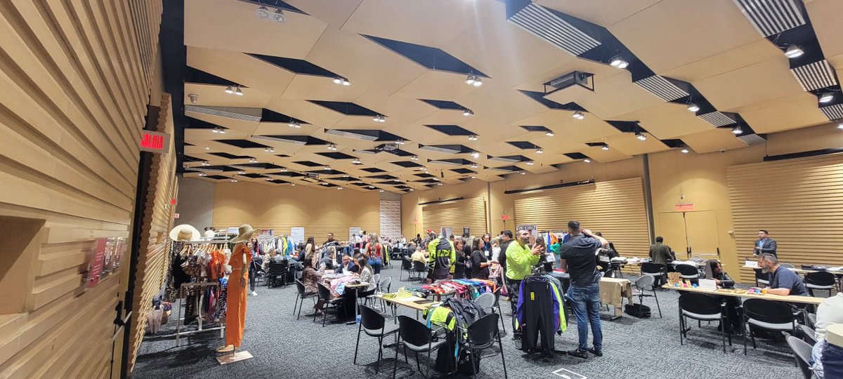 #Hoy | Se está llevando la Rueda de Negocios del #ClústerModa, la cual cuenta con una oferta de 65 Mipymes, 32 de prendas de vestir de los segmentos casual y jeans wear, deportivo e infantil, 20 de calzado y marroquinería y 13 de joyería &amp; Bisutería.