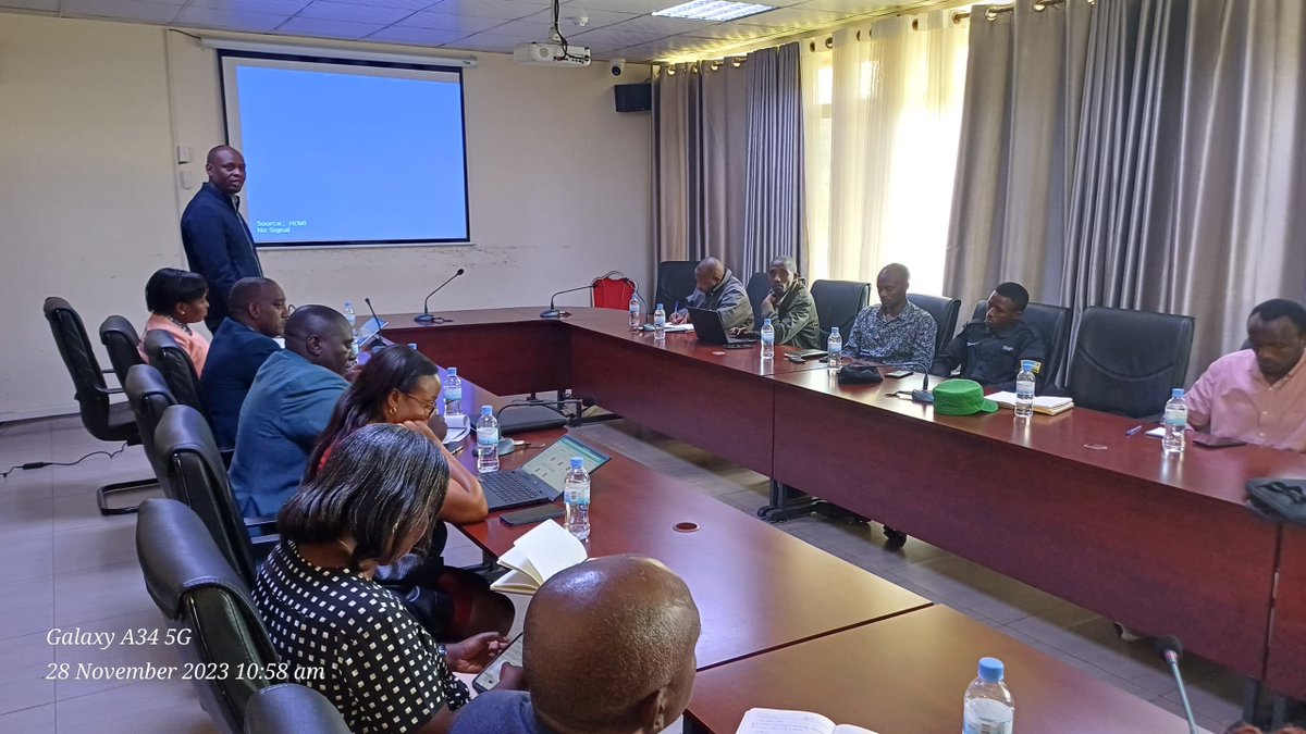 RDO_Rwanda's tweet photo. Under @realms2020 project, a meeting was held at @NyabihuDistrict to establish “Multi-Sector Platform(MSP)" for the promotion of regenerative agriculture practices. Aim was to bring together stakeholders from various sectors to discuss &amp; collaborate. https://t.co/6LWdzEPZzK