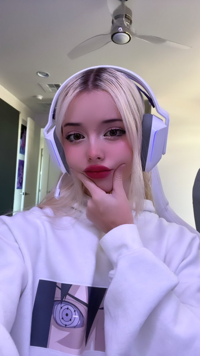 Streaming Fortnite with @JuliaaBurch 💕

https://t.co/ZXZjPZMQLz https://t.co/4dnawPRDSC