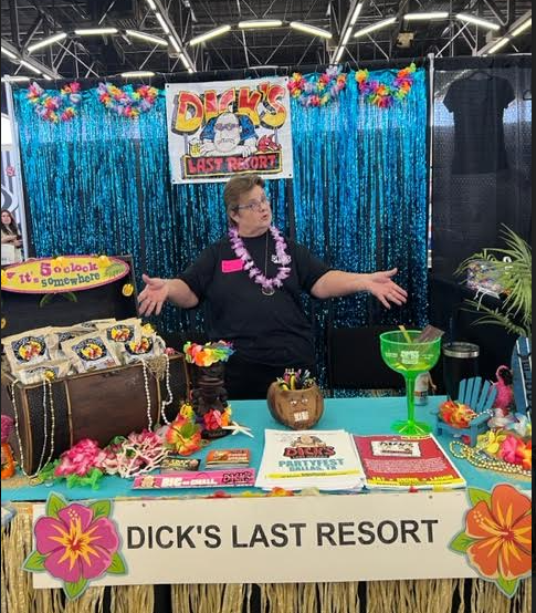 DickSez's tweet photo. The infamous Laurie! The one and only to tell Dallas what's happening at Dick's Last Resort! 

#dallaspartyfest #dicksdallas #alwaysaparty #dickslastresort #fun #entertainment #puttingthefuinfun https://t.co/FfXBzYb5Sk