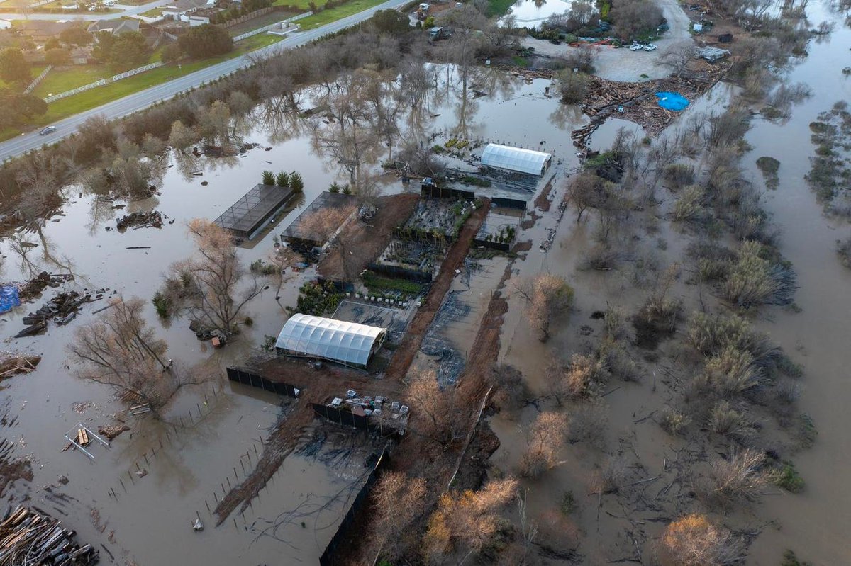Global Crisis Management Report (@globalcmrpt) on Twitter photo RT <a href="/RedEDavis/">Andrea Davis</a> @FEMA First ‘Winter Ready’ Campaign Is A Wake-Up Call For Businesses ow.ly/6B9Z50QbgAE <a href="/TheResiliencyIn/">The Resiliency Initiative</a> @IAEM <a href="/USCCFoundation/">U.S. Chamber of Commerce Foundation</a> RT <a href="/RedEDavis/">Andrea Davis</a> @FEMA First ‘Winter Ready’ Campaign Is A Wake-Up Call For Businesses ow.ly/6B9Z50QbgAE <a href="/TheResiliencyIn/">The Resiliency Initiative</a> @IAEM <a href="/USCCFoundation/">U.S. Chamber of Commerce Foundation</a>