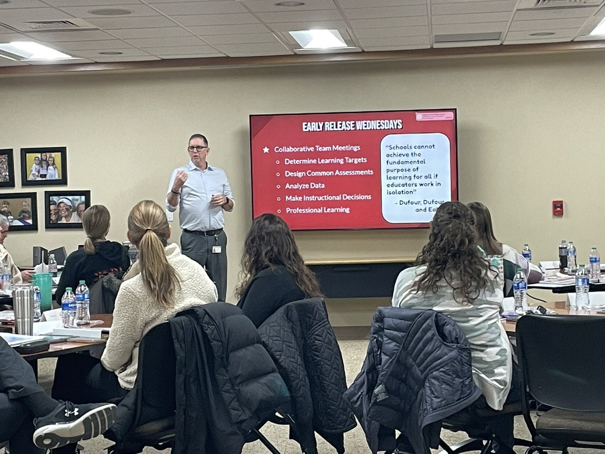 NewPalAsstSup's tweet image. It’s Curriculum night at the @SouthernHancock Community Leadership Academy! @llantrip @BMDinwiddie @ChrisYoungEDU #learningmodel #plc #goodstuff