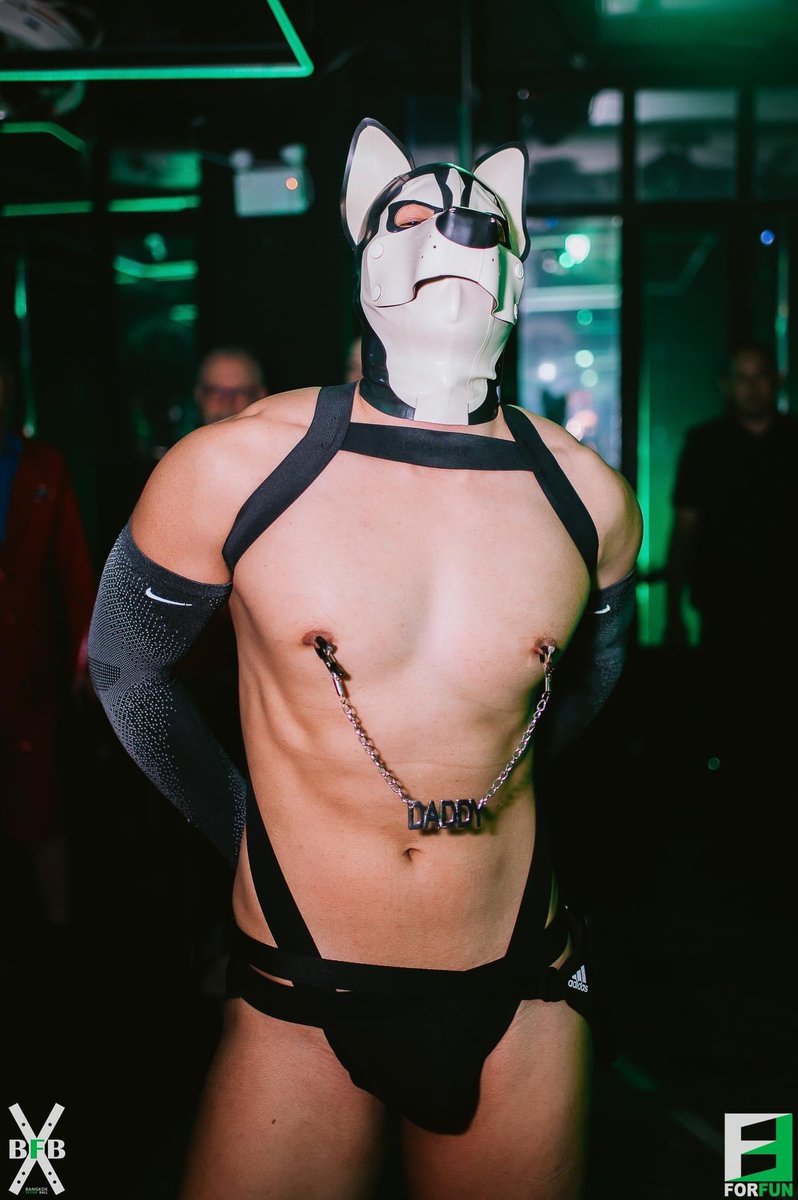 subguyplayonly's tweet photo. do you like my outfit

#bangkokfetishball #bbkfetishball #bkkfetishball2023 #bfb2023 https://t.co/KFKwHKdgtP