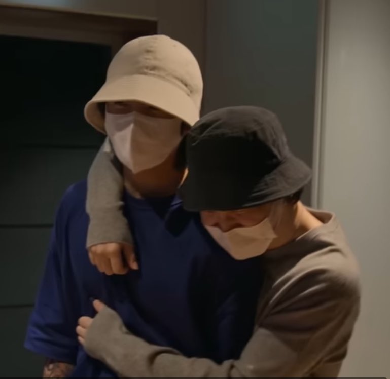 kmgoogiemimi_'s tweet photo. JIKOOK 😭😭😭 https://t.co/JjedCPEM3p
