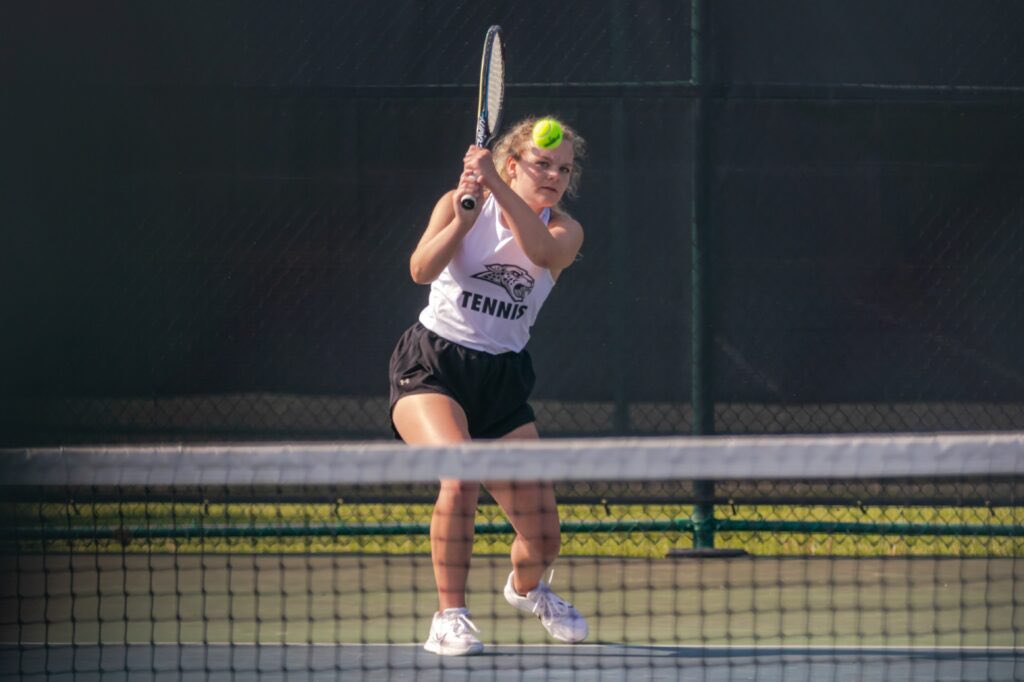 1-star recruit, Jenna Benkufsky (UTR 2.40 / #996 in the class of 2024 @TennisRecNet) of @girlsjagtennis has verbally committed to @CornellRamsTEN. A 2023 2A state doubles qualifier, Benkufsky helped the Jags to their best finish in program history, placing 4th last spring.