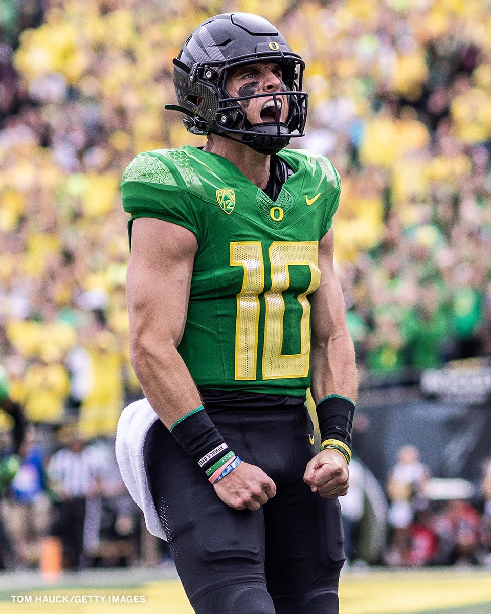 iLoveLA's tweet photo. #BoForHeisman https://t.co/XjtqOMSDeo