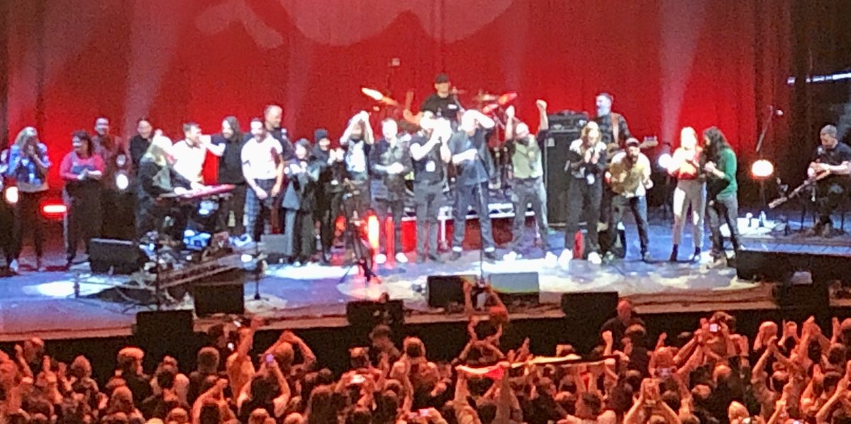 daveGildedALM's tweet image. “If you don’t stand for anything you’ll fall for everything” - Charles Hendy @marywallopers 

❤️&amp;amp;🚑🚑⛑️for Gaza.

Wonderful night at @3ArenaDublin at #GigForGaza with @DamoDempsey @marywallopers @LankumDublin @lisaoneillmusic playing perfectly pitched sets.