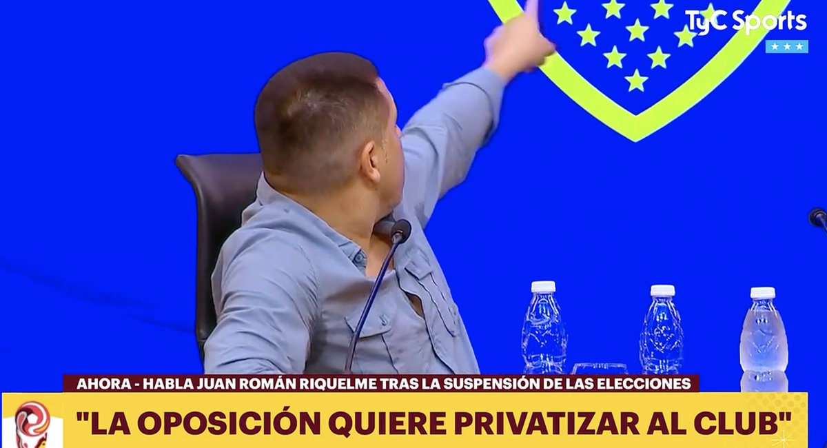 🗣️Juan Román #Riquelme: 

"Quiero que el hincha siga siendo dueño de este club. Si permitimos que estos señores vuelven al club, no se va a votar NUNCA MÁS. Lo privatizan, lo venden a 3 amigos que tienen por allá y no se votará más. Y eso no puede pasar".