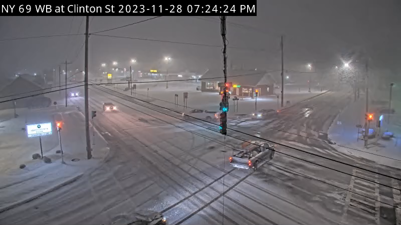 Whitesboro #nywx, just outside Utica, courtesy of 511ny.org. As temps continue to plummet, be careful. Previously wet roads, also now with no daylight to warm them, may get icier - plus a coating of snow on top. Slow down, stay safe. #LakeEffect