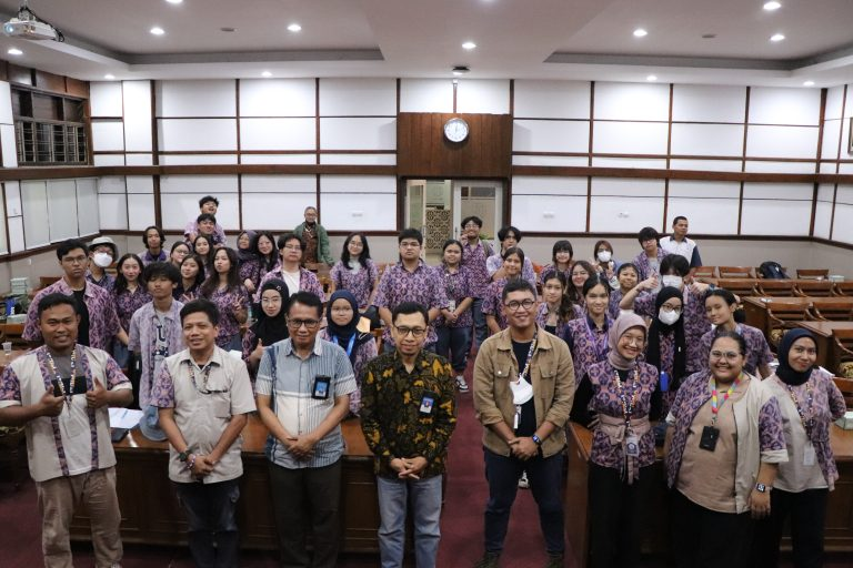 FisipUNS's tweet photo. FISIP UNS Menerima Kunjungan SMA Cikal Serpong

Selengkapnya di https://t.co/OJSfKIWBrP

#FISIP 
#FISIPUNS 
#UNS 
#UniversitasSebelasMaret
#LeadingTheFutureSociety https://t.co/oQ5d03OZ1p