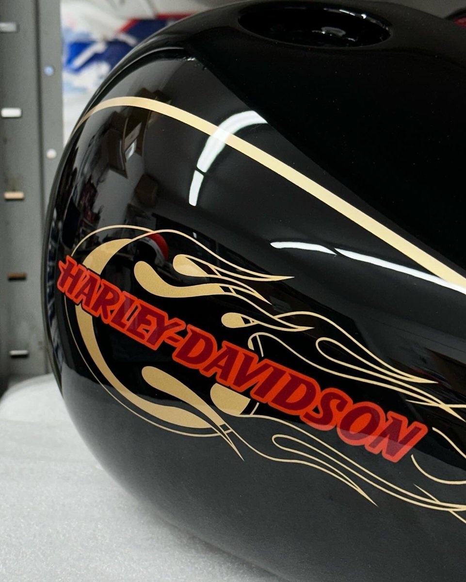 Image Design Custom tweet media