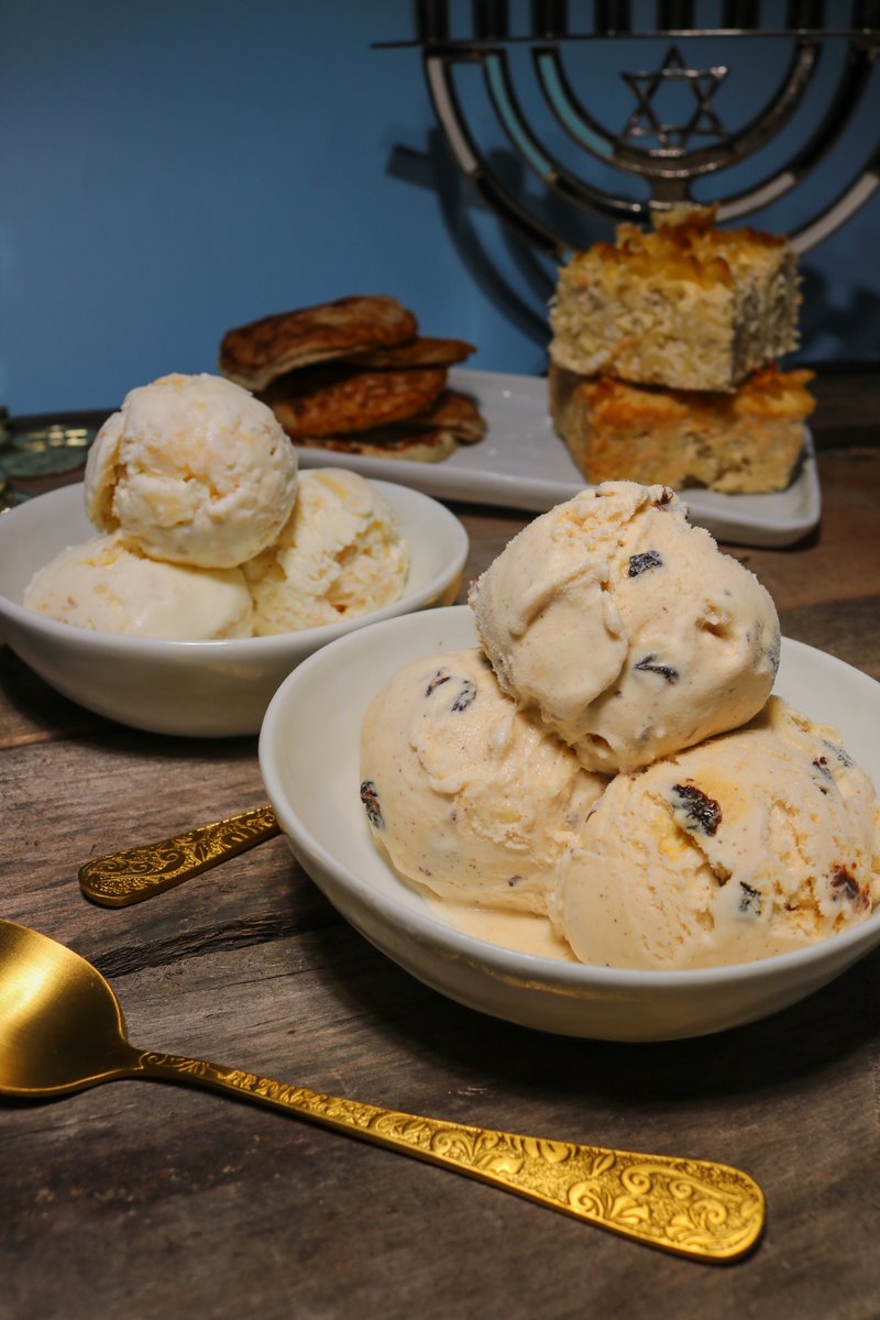 Hanukkah's flavorful traditions inspired @ClementinesSTL 2 new flavor creations. Sweet Noodle Kugle: custard & cream cheese ice cream laced with cinnamon, vanilla, noodles & currants. Sour Cream Apple Latke: sour cream/butter based ice cream w/potato latke & sweet baked apple
