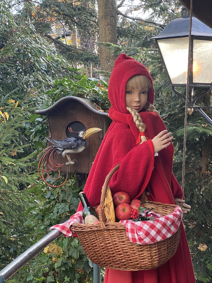 Het Sprookjesbos 🍄 
Gewoon altijd ongelofelijk prachtig, netjes en mooi bij gehouden! 🌳✨

#Efteling #wereldvolwonderen #Themepark #sprookjesbos #Pardoes