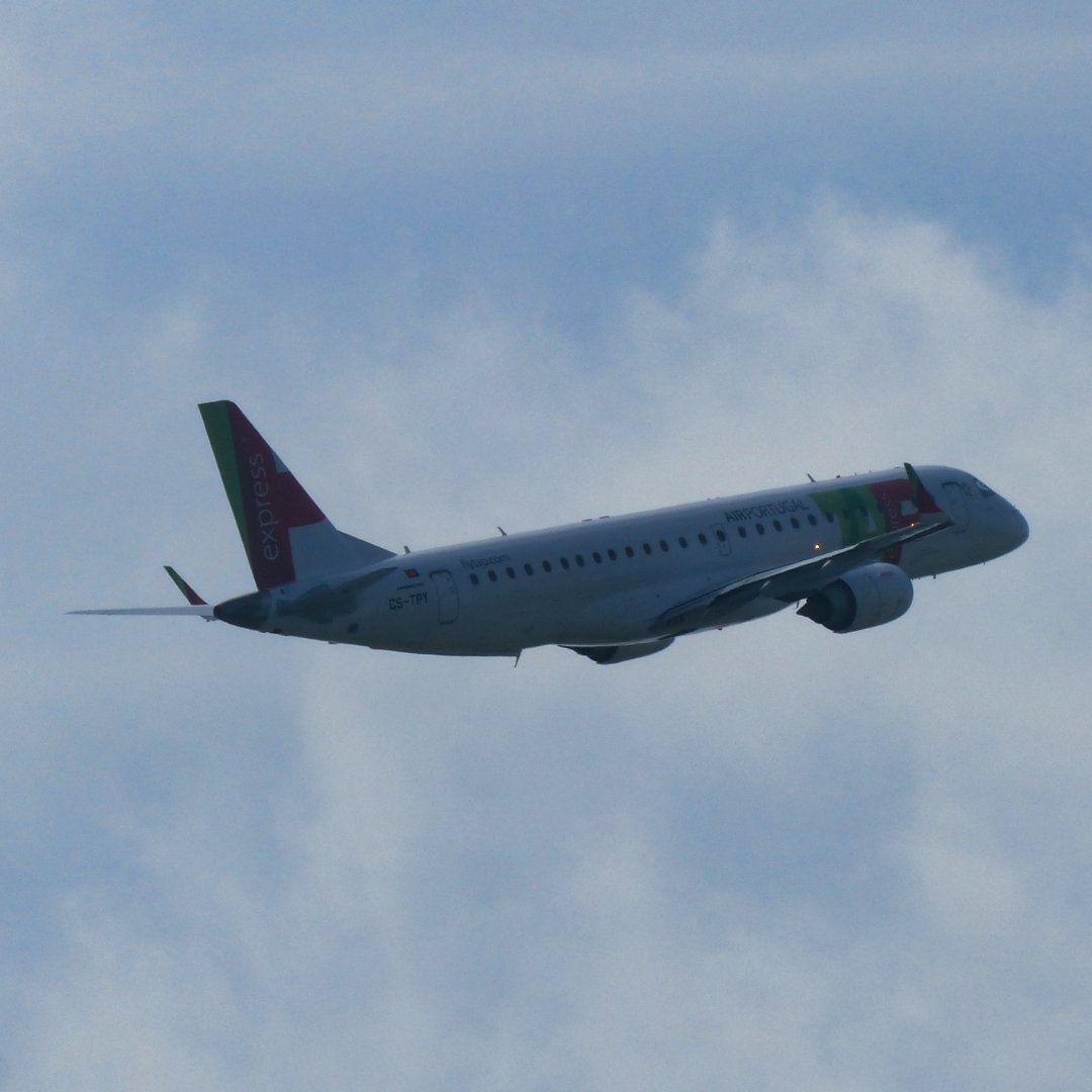 TAP Express Embraer ERJ-190AR CS-TPY departing Manchester Airport for Lisbon Humberto Delgado Airport 9.4.23. 

#tapairportugal #airportugal #tapportugal #tapair #flytap #embraer #embraerlovers #weloveembraer #embraerstories #ejet #ejets #e190 #emb190 #embraere190 #erj190 #erj