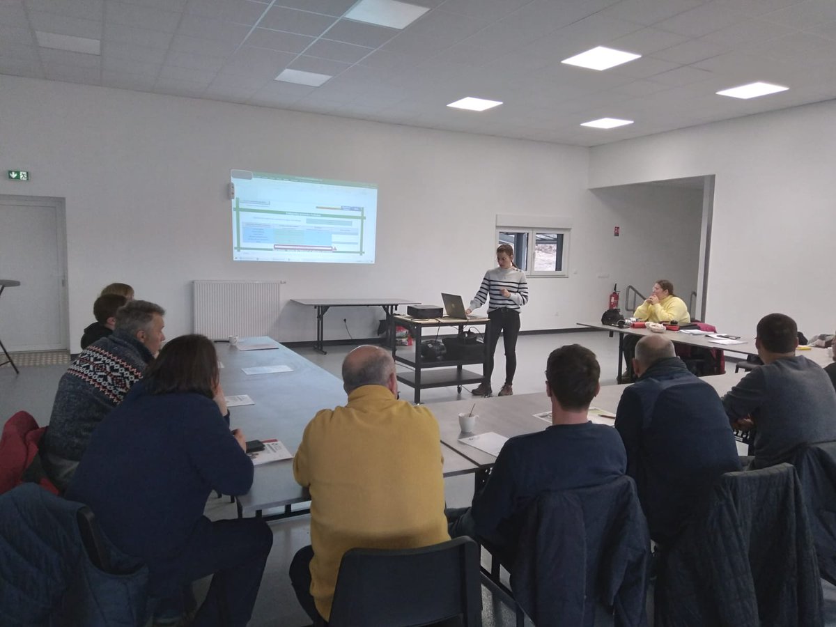 InterbevGdEst's tweet photo. Le diagnostic Boviwell est l'outil de référence en matière de Bien Être Animal en élevage bovin : aujourd'hui c'était donc séance de formation pour des Éleveurs mosellans !
#questiondepro #boviwell @Interbev_fr @cniel https://t.co/W3tvBi7qBM