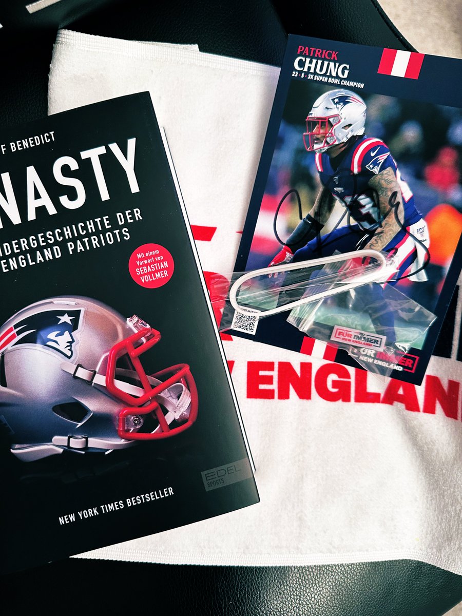 ❌Verlosung❌

Ich verlose unter jedem der diesen Tweet retweetet, das Buch „The Dynasty“  - Die Insidergeschichte der New England Patriots von Jeff Benedict. 

Dazu lege ich noch ein Towel mit der Aufschrift ”Für immer New England“,Armband, einen Pin von den <a href="/Patriots/">New England Patriots</a> und eine