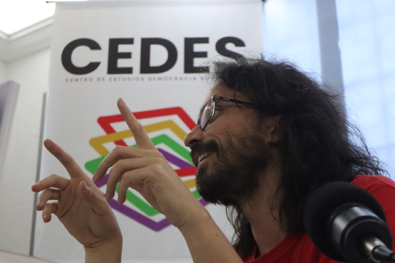 cedesve's tweet photo. Imágenes de la presentación de #ElLibroDelMes de noviembre: "A War Without Bombs: the social, political and economic impact of sanctions against Venezuela", elaborado por el equipo de @venanalysis. 
Con la participación de Ricardo Vaz.
📷Rome Arrieche
1/2 https://t.co/XSOdh1MOeB