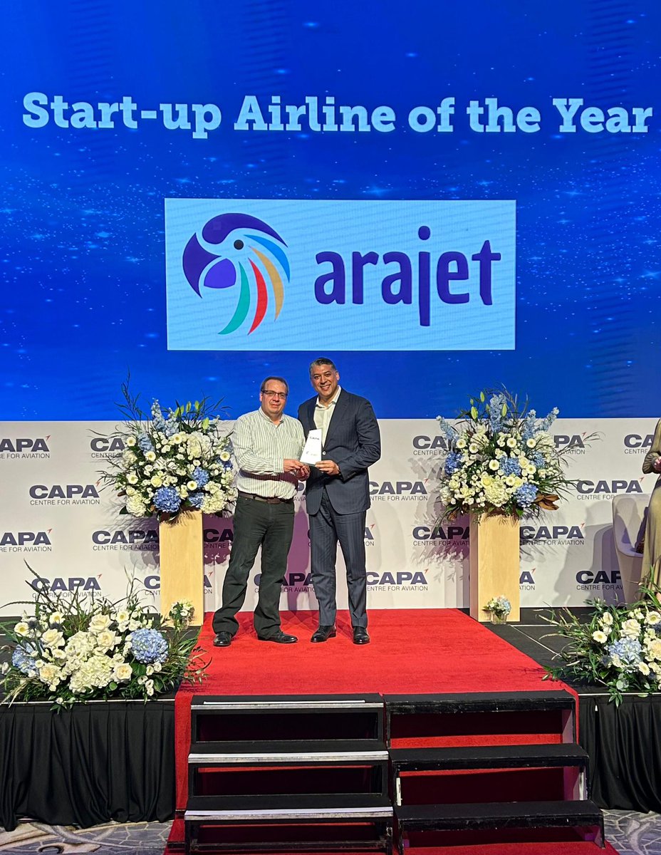 arajetairlines's tweet photo. ¡GANAMOS LA MEJOR NUEVA AEROLÍNEA DEL MUNDO ESTE 2023! #DeRDPalMundo 🇩🇴

Nos reportamos desde Abu Dhabi, Emiratos Árabes Unidos (sí, leyeron bien😎) tras ser reconocidos en los premios ✈️🏆CAPA como la mejor nueva aerolínea del mundo, en la Cumbre Mundial de Aviación. https://t.co/8l71zo0iPH