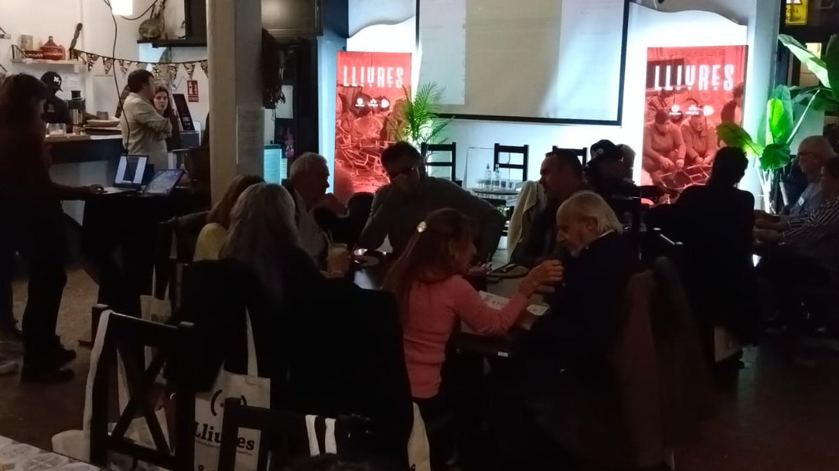 <a href="/ccalisidret/">Casal Ca l'Isidret</a> <a href="/SupercooperaSbd/">Supercoopera-Sabadell</a> <a href="/sindicatomanter/">✳️ Sindicat Manter BCN</a> <a href="/abarkacoop/">Abarka</a> <a href="/omnium/">Òmnium Cultural</a> <a href="/ecasacciosocial/">ECAS - Entitats Catalanes d'Acció Social</a> <a href="/ArrelsFundacio/">Arrels Fundació</a> <a href="/EspaiTexasBcn/">Espai Texas</a> Si tu també vols ser de les persones afortunades, vine als sopars solidaris a #SantCugat i #Salt el 14 de desembre, on tindrem moltes més paneres a sortejar! 

+ INFO 👉😉projectelliures.cat/2023/11/17/aqu…