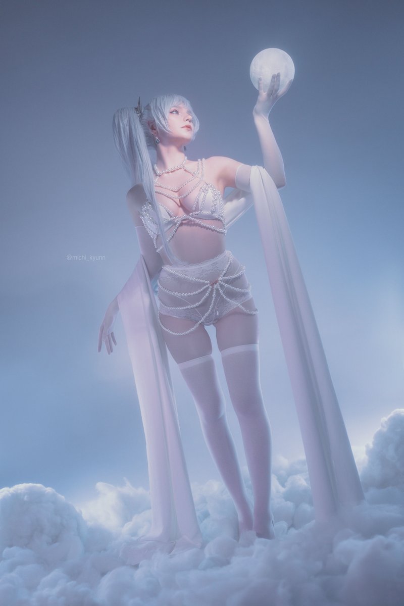 Dreaming in the silver light of  the moon's gentle gaze ✨

🤍 Weiss Schnee from RWBY 🤍 https://t.co/fc2IVOqO4Q