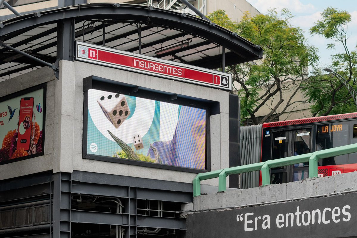 swifferupdates's tweet image. 🔈| Spotify getting ready for Spotify Wrapped with all these Taylor coded Billboards ☺️👀