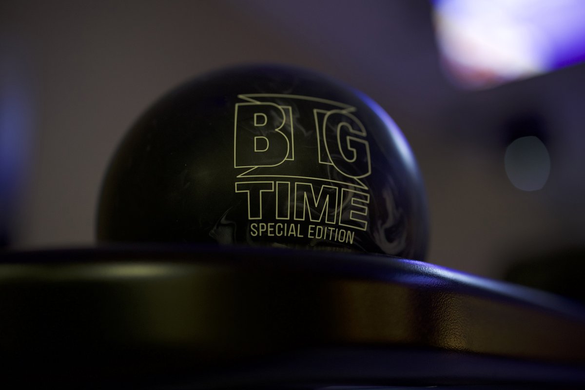 EboniteBowling's tweet photo. Looks good on the ball return. Will look even better under the tree this year. π
#EboniteBowling #BowlToWin #BigTimeSE #HK22 #HyperKinetic22 https://t.co/ql6c7XD4jf