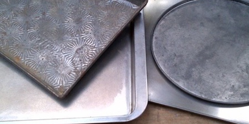 VintageKitchen_'s tweet photo. Who thinks a lardy cake is a heart attack on a plate ? !
#Vintage baking sheets https://t.co/juFcrbq8Dn
#gbbo #gbbofinal #technicalchallenge https://t.co/OVmd5jwSde