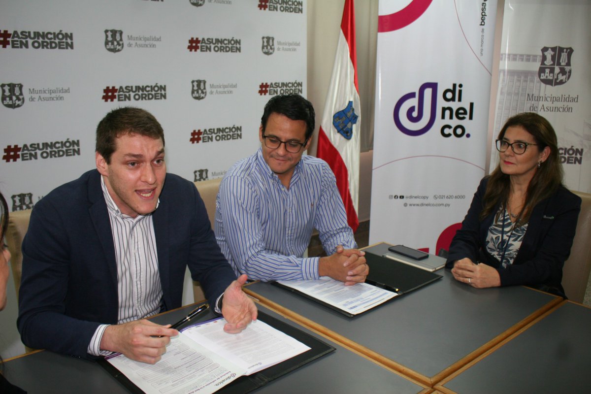 AsuncionMuni's tweet image. Celebramos un acuerdo firmado esta mañana con Bepsa, que beneficiará a todos los contribuyentes. 
Seguimos apostando a la digitalización, para brindar más comodidades.
Infomate más acá 👇🏾
asuncion.gov.py/gabinete/contr…