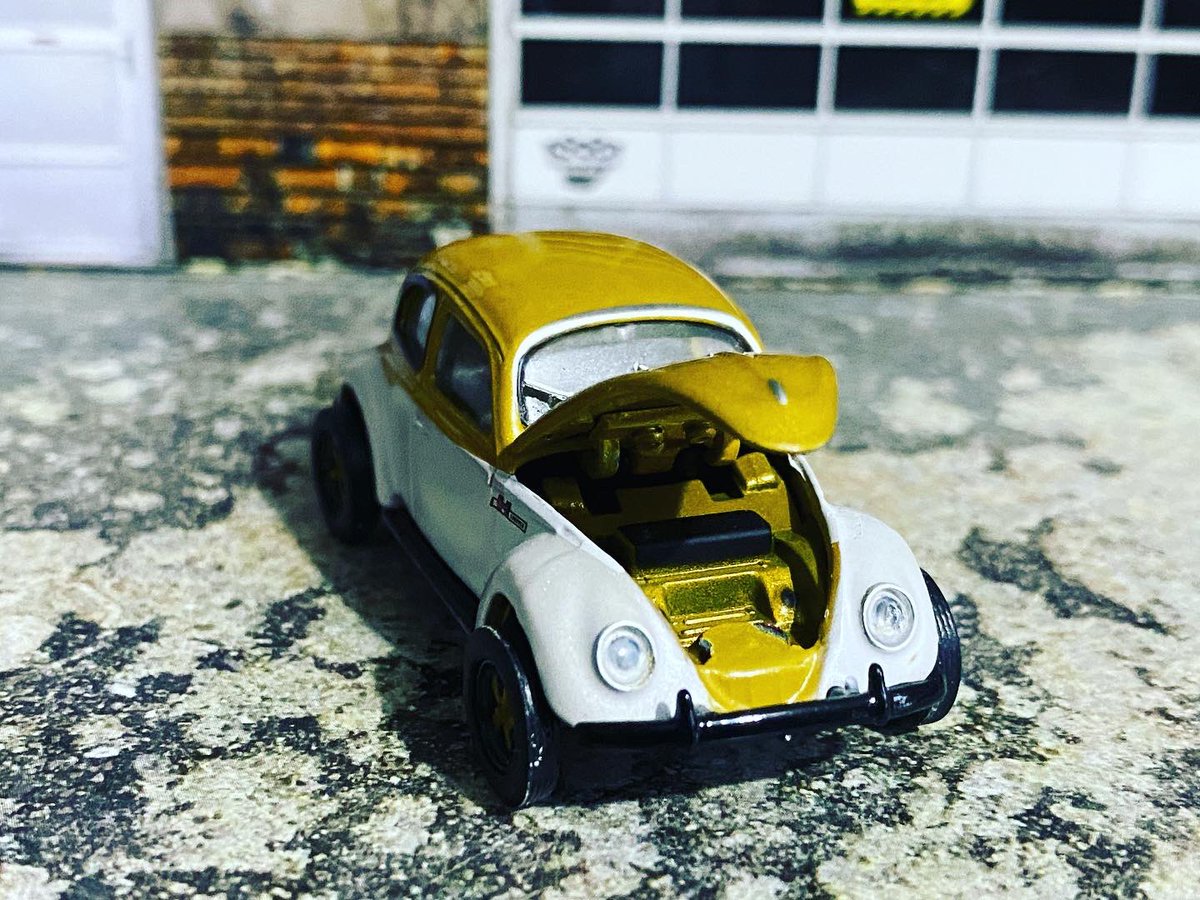HunterGarage1's tweet photo. Volkswagen Beetle 
1950 Volkswagen Type 1 Split Window Beetle.
Greenlight 

#volkswagen @vochomania_oficial @volkswagen @volkswagenmexico @vwbrasil @volkswagendr https://t.co/GzUzUnodqU