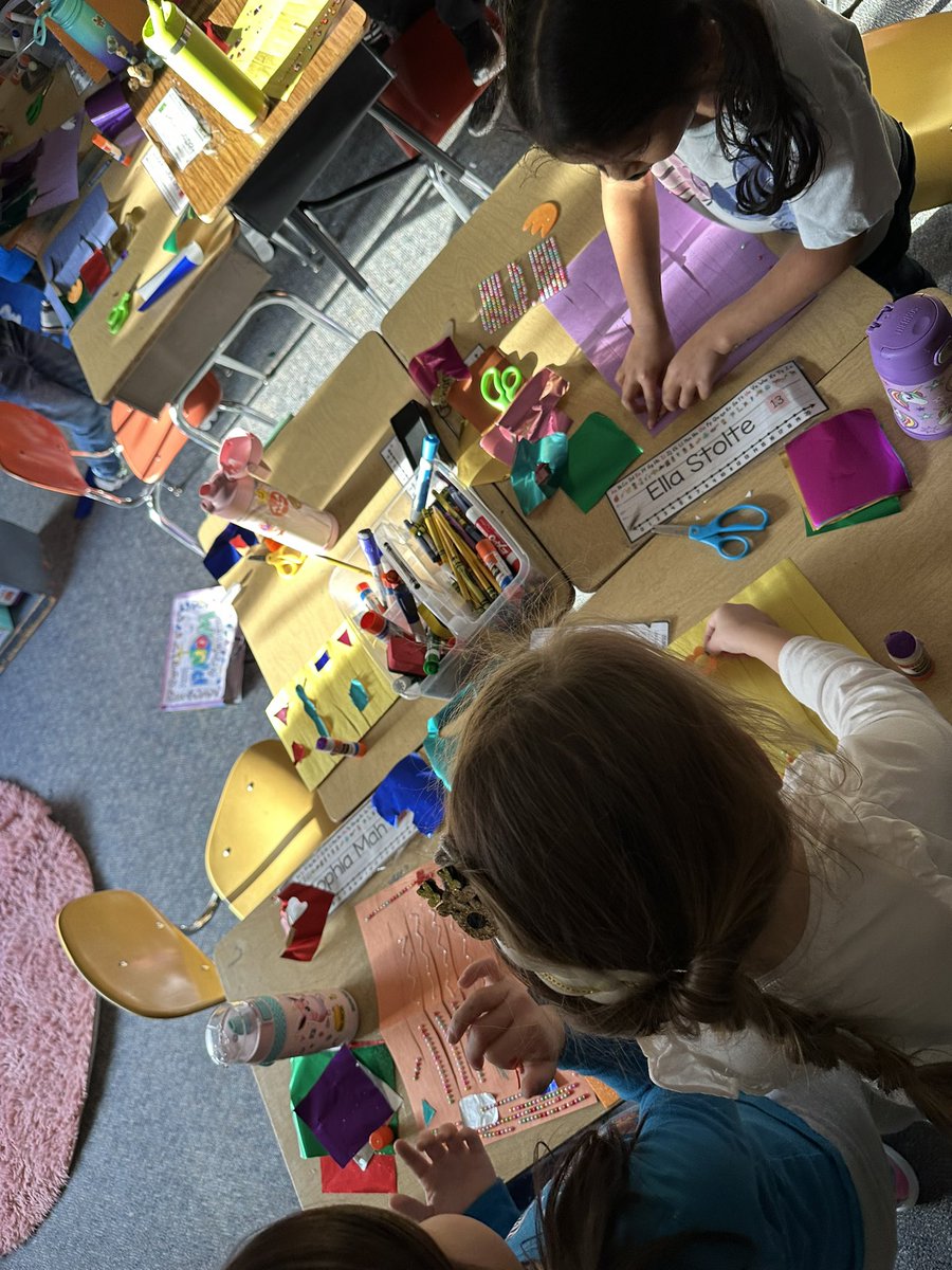 mrsroddykinder's tweet photo. Diwali lanterns! https://t.co/eh2jBBDzdh